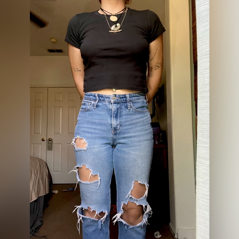Hollister High-Rise Mom Jeans